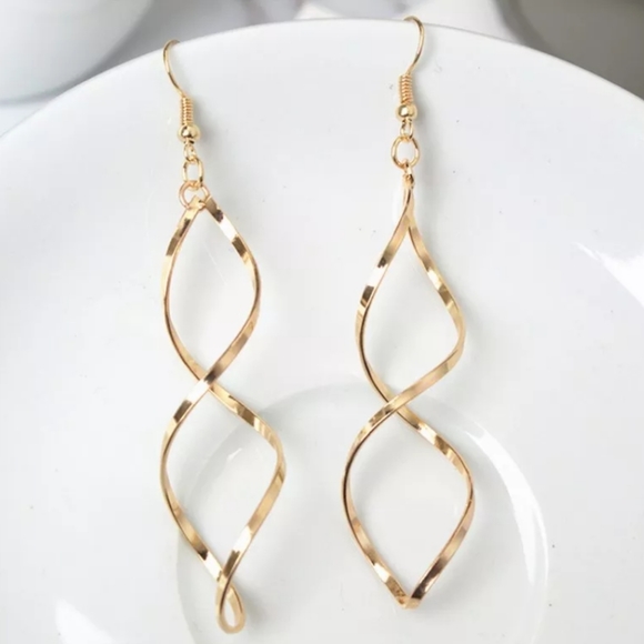 Jewelry - Gold Tone Swirl Earrings